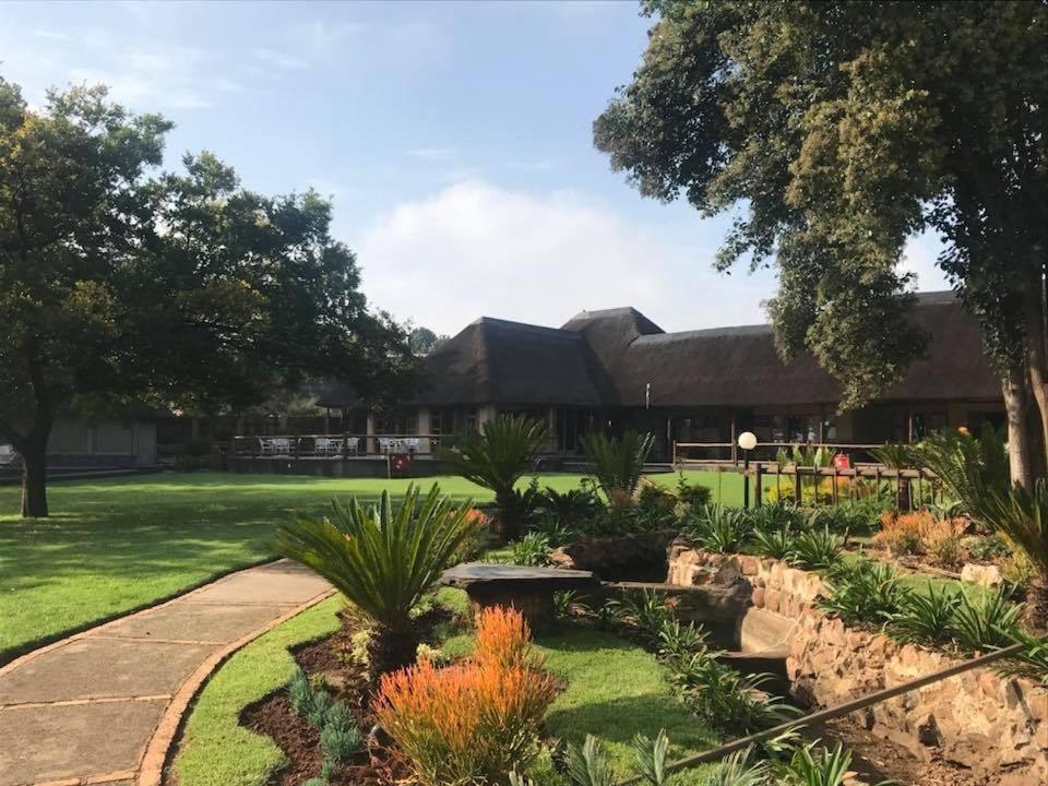Nkanga Lodge Accommodation & Venue Kempton Park Esterno foto
