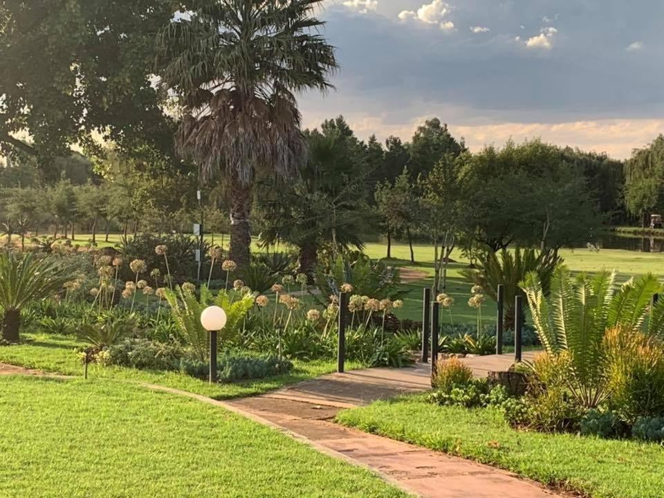 Nkanga Lodge Accommodation & Venue Kempton Park Esterno foto